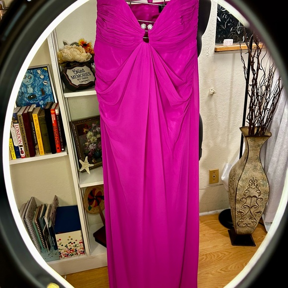 Perfect Pink & That Little Bit Of Bling Gown from Laundry by Shelli Segal PROM - Picture 16 of 16